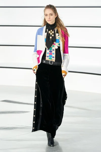 Look 13